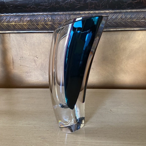 Beautiful Kosta Boda free blown glass vase - Picture 6 of 6